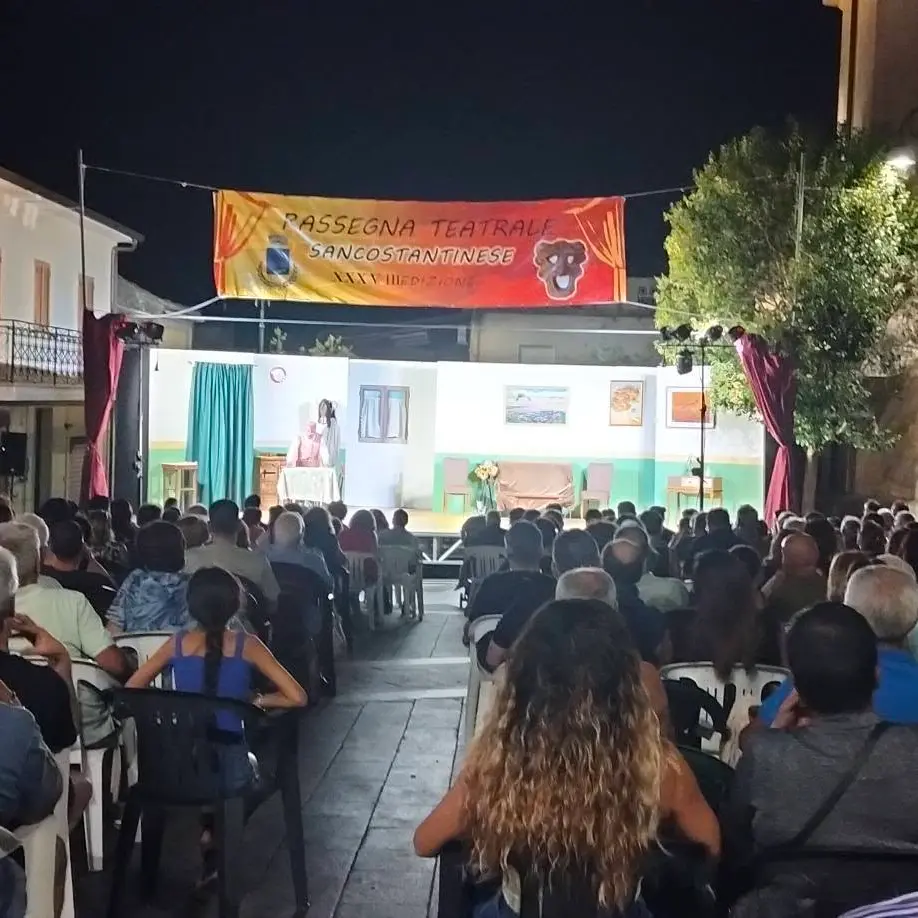 San Costantino Calabro, marea di spettatori alla 38esima edizione della Rassegna teatrale:\u00A0i vincitori\n