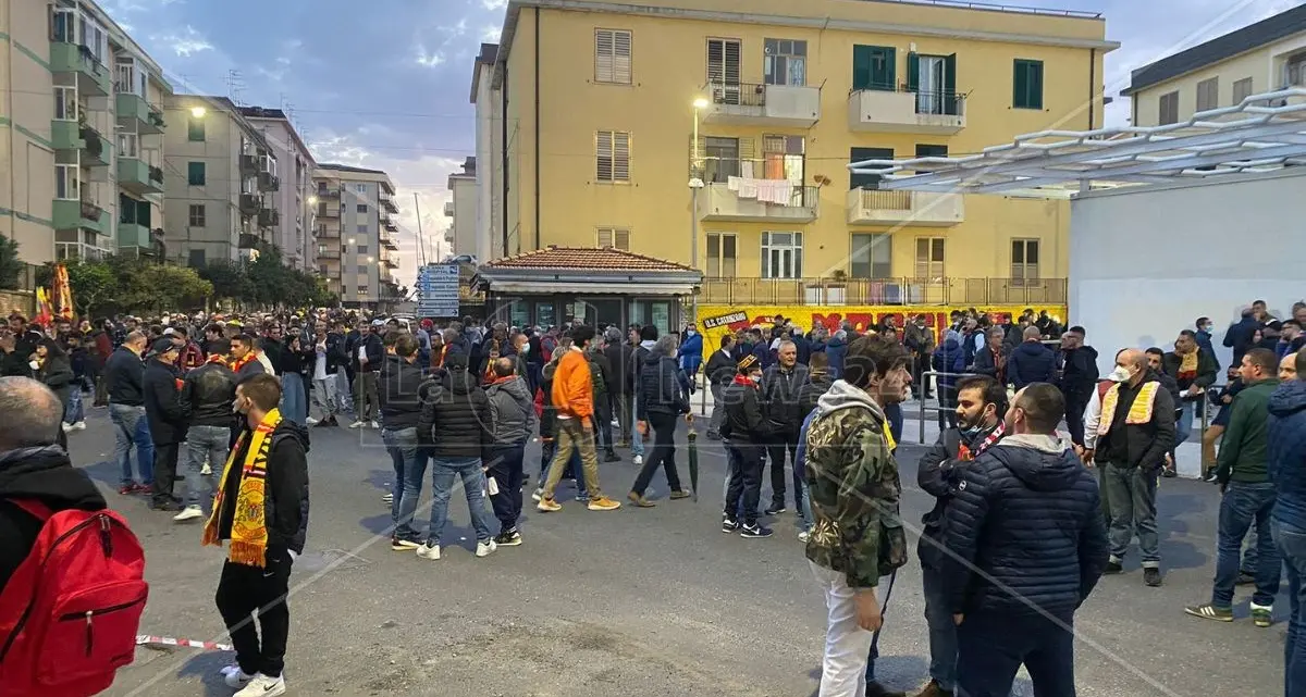 Commercio Stadio Ceravolo, pubblicato l’avviso per 10 posteggi temporanei per la stagione 2026/2027 dell'US Catanzaro (LINK)\n