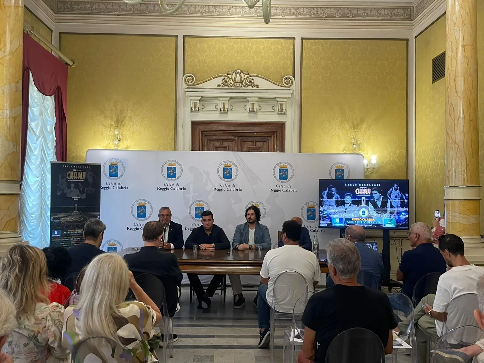 Reggio\u00A0riabbraccia Carlo Recalcati: all’Arena dello Stretto il docufilm che racconta il mito della Viola\n