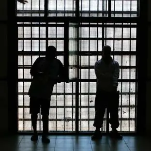 <p>Penalisti in visita al Minorile di Catanzaro: «Non basta chiedere ai ragazzi di cambiare,<span style=\"color:hsl(0, 75%, 60%);\"> dobbiamo offrire loro una alternativa»</span></p>