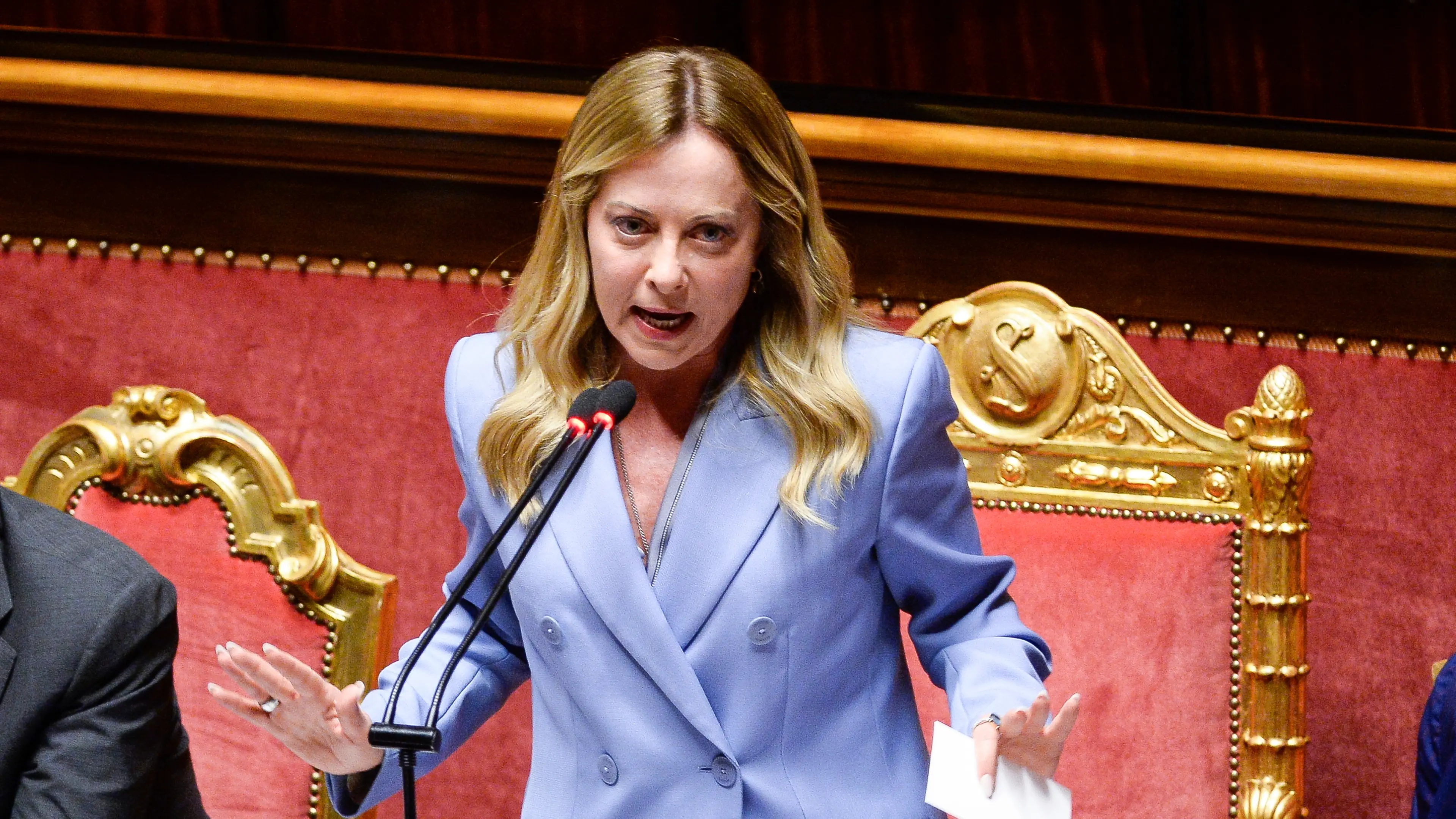 <p>Elezioni anticipate, Meloni ci pensa e <span style=\"color:hsl(0, 75%, 60%);\">il lapsus di Cannizzaro </span>conferma: il logoramento spinge il Governo alle urne</p>
