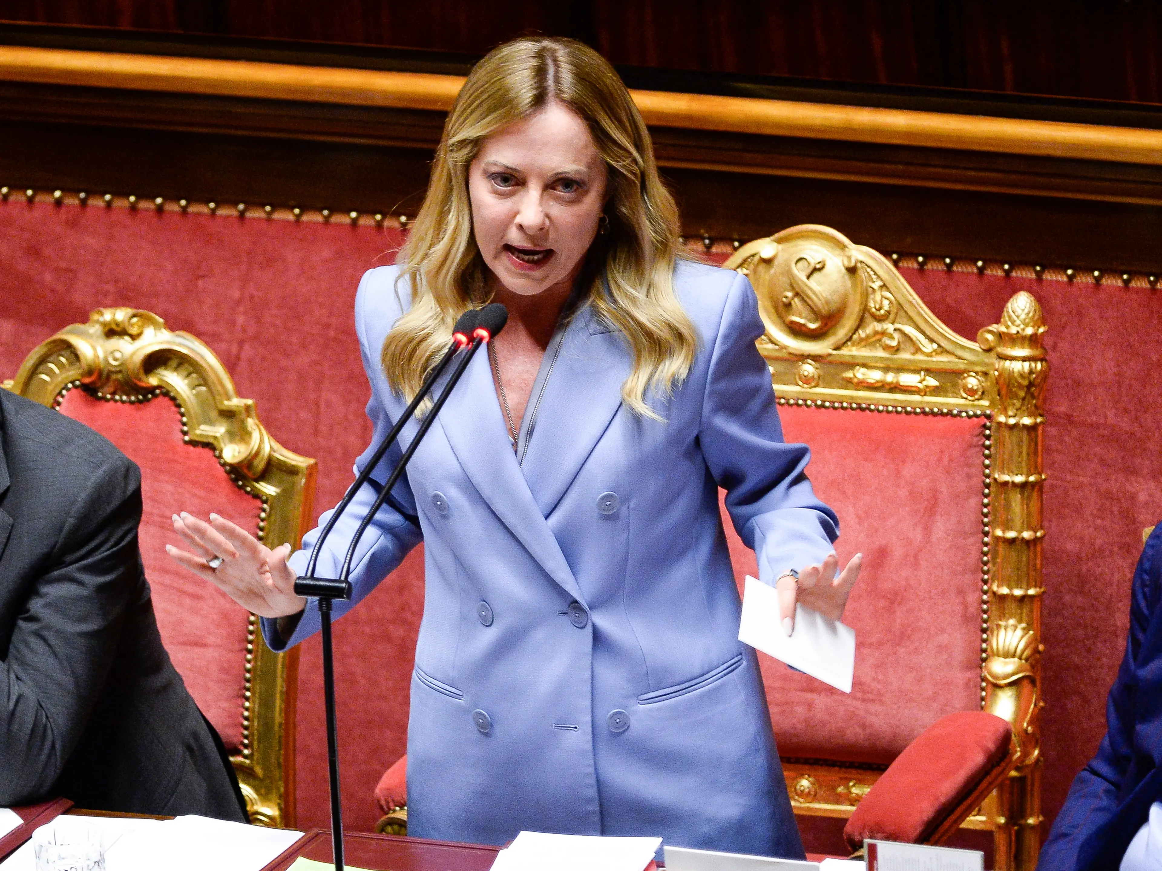 Elezioni anticipate, Meloni ci pensa e il lapsus di Cannizzaro conferma: il logoramento spinge il Governo alle urne