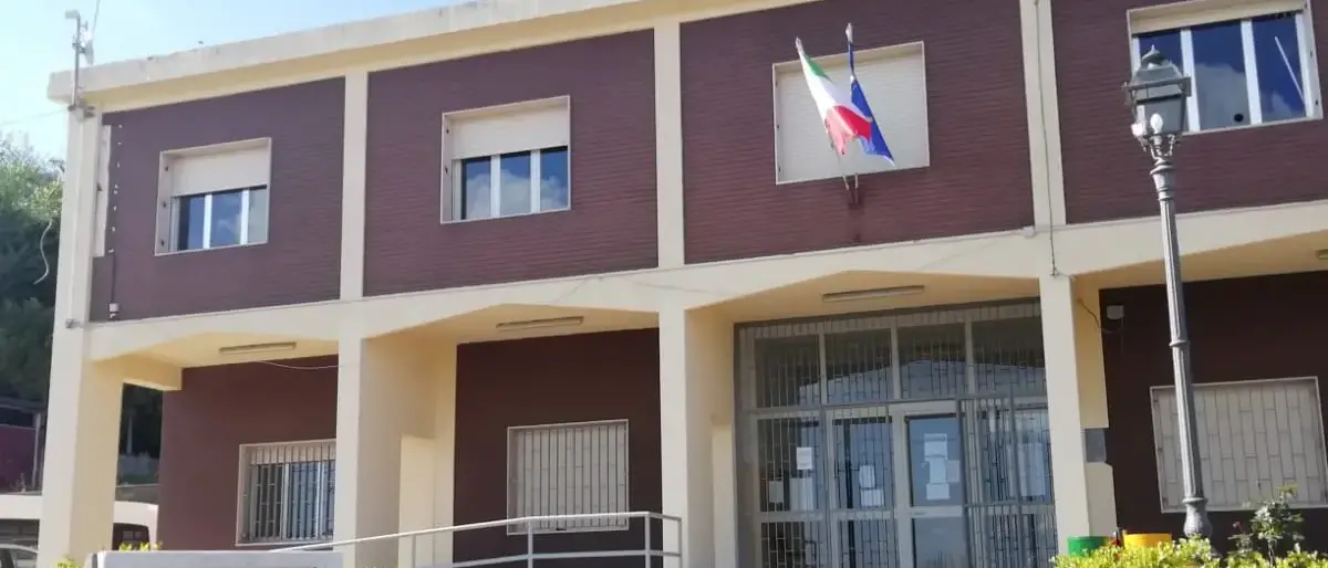 Jonadi, Nazzareno Fialà attacca il sindaco Signoretta: «Promesse tradite e gestione monarchica»\n