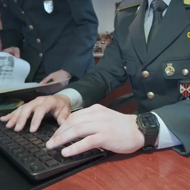 <p>Reddito di cittadinanza con tre identità false nel Vibonese, scatta il sequestro da 12.500 euro</p>