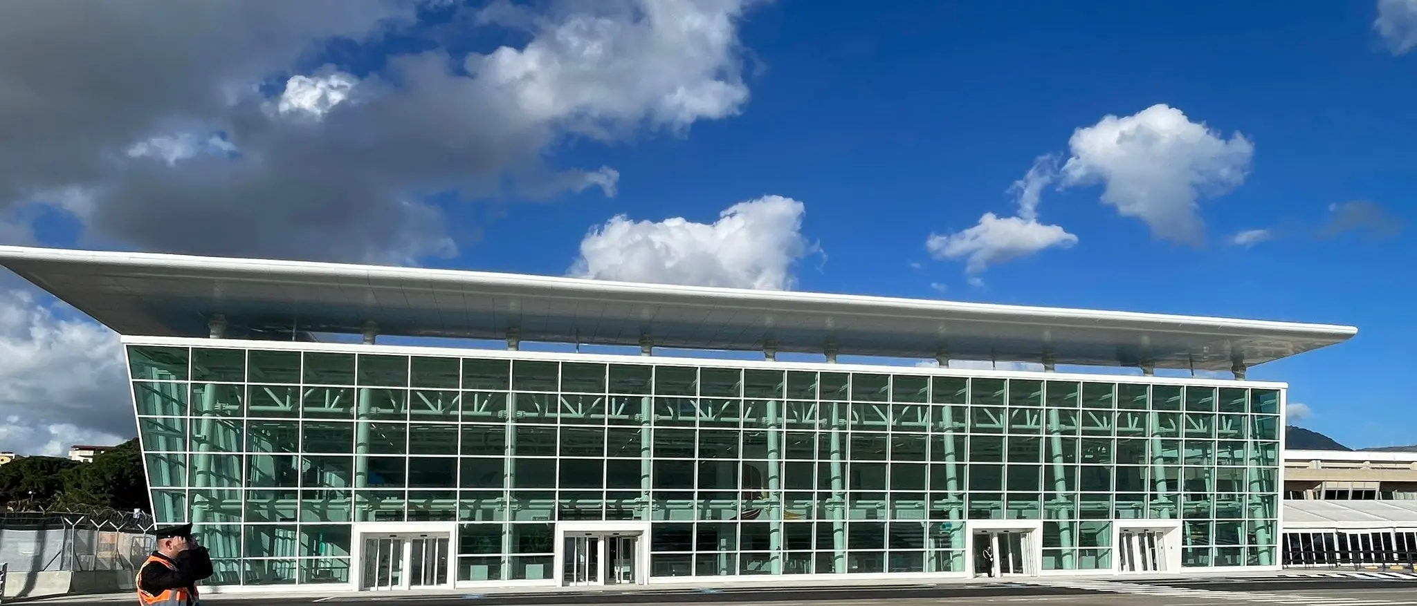 64 milioni di euro per l’Aeroporto Reggio,\u00A0l’annuncio di Cannizzaro, Occhiuto e Vigna: il commento della politica\u00A0\u00A0\n