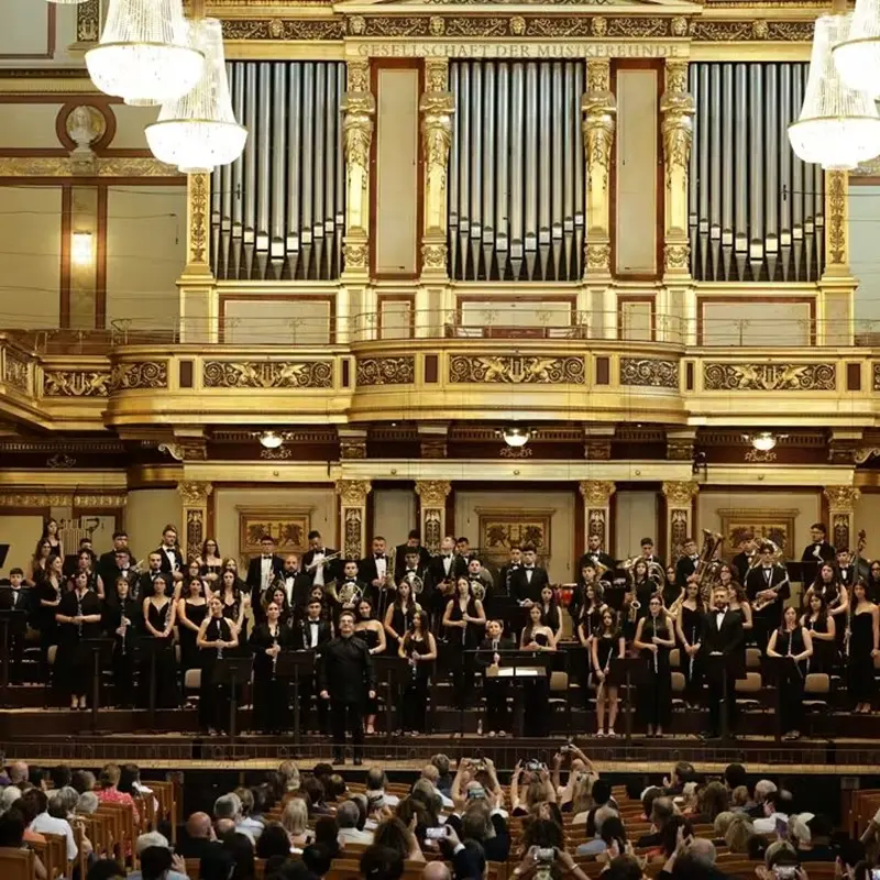 L’Orchestra Giovanile di Laureana di Borrello premiata a Vienna, la presidente Metsola: «Siate orgogliosi di rappresentare nel mondo il meglio della cultura europea»\n