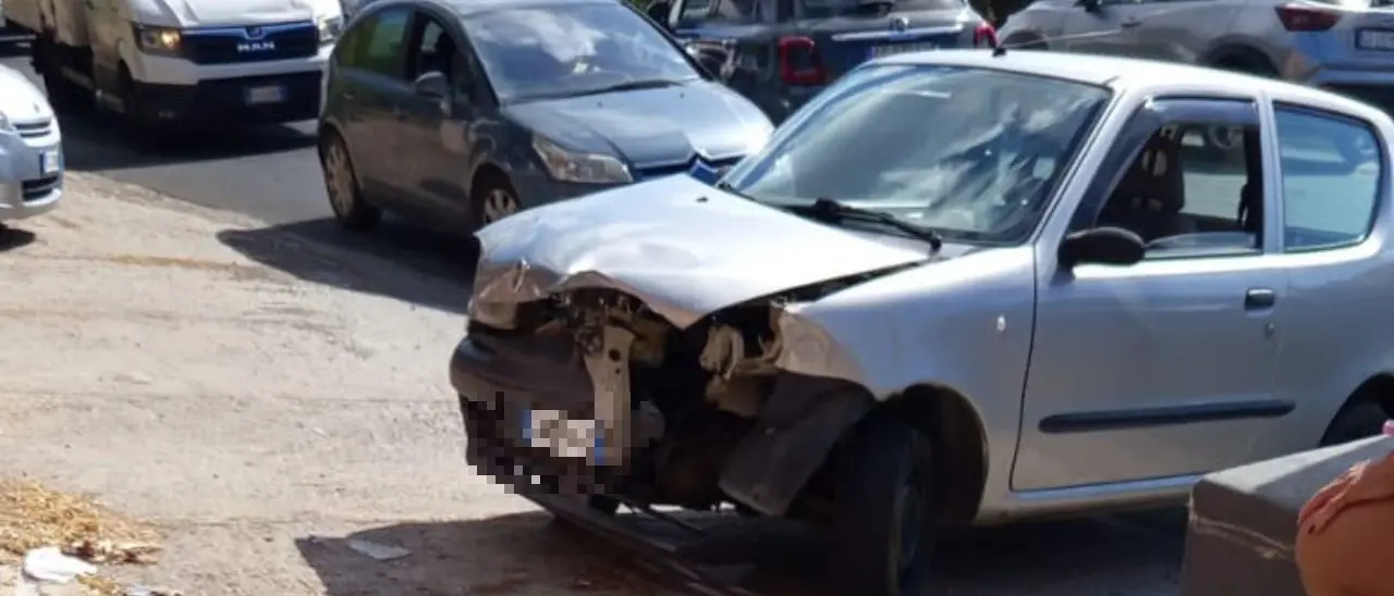 Incidente sulla Statale 18 a\u00A0Moderata Durant: scontro tra due auto vicino al cantiere della rotatoria\n
