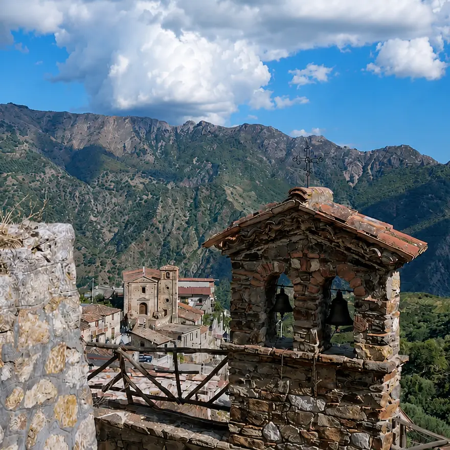 «Quella voce non deve scomparire»: a Gallicianò vivono in 30 e il grecanico resiste tra memoria, fede e tradizioni\n