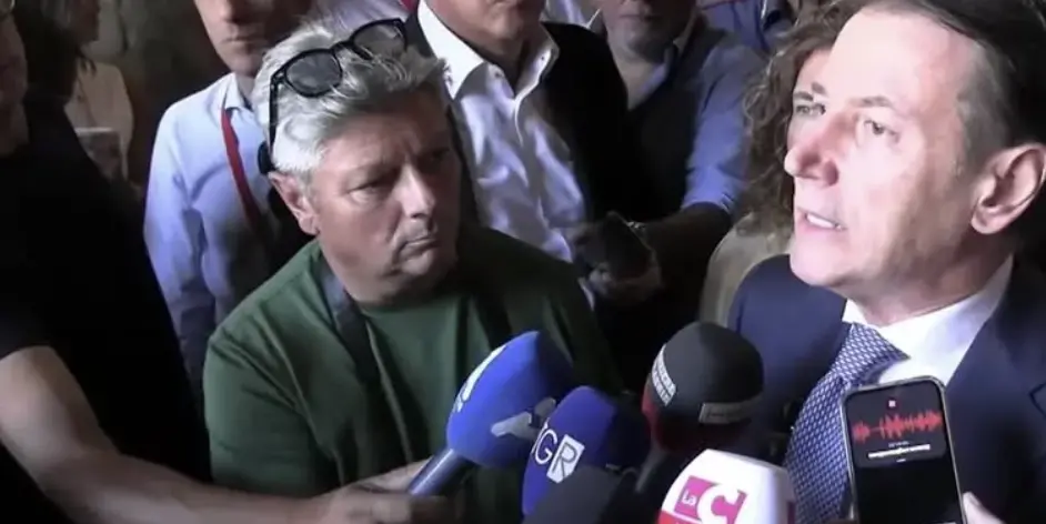 Conte da Cerisano lancia la sfida a Meloni: «Vada a casa». E prepara il campo progressista\n