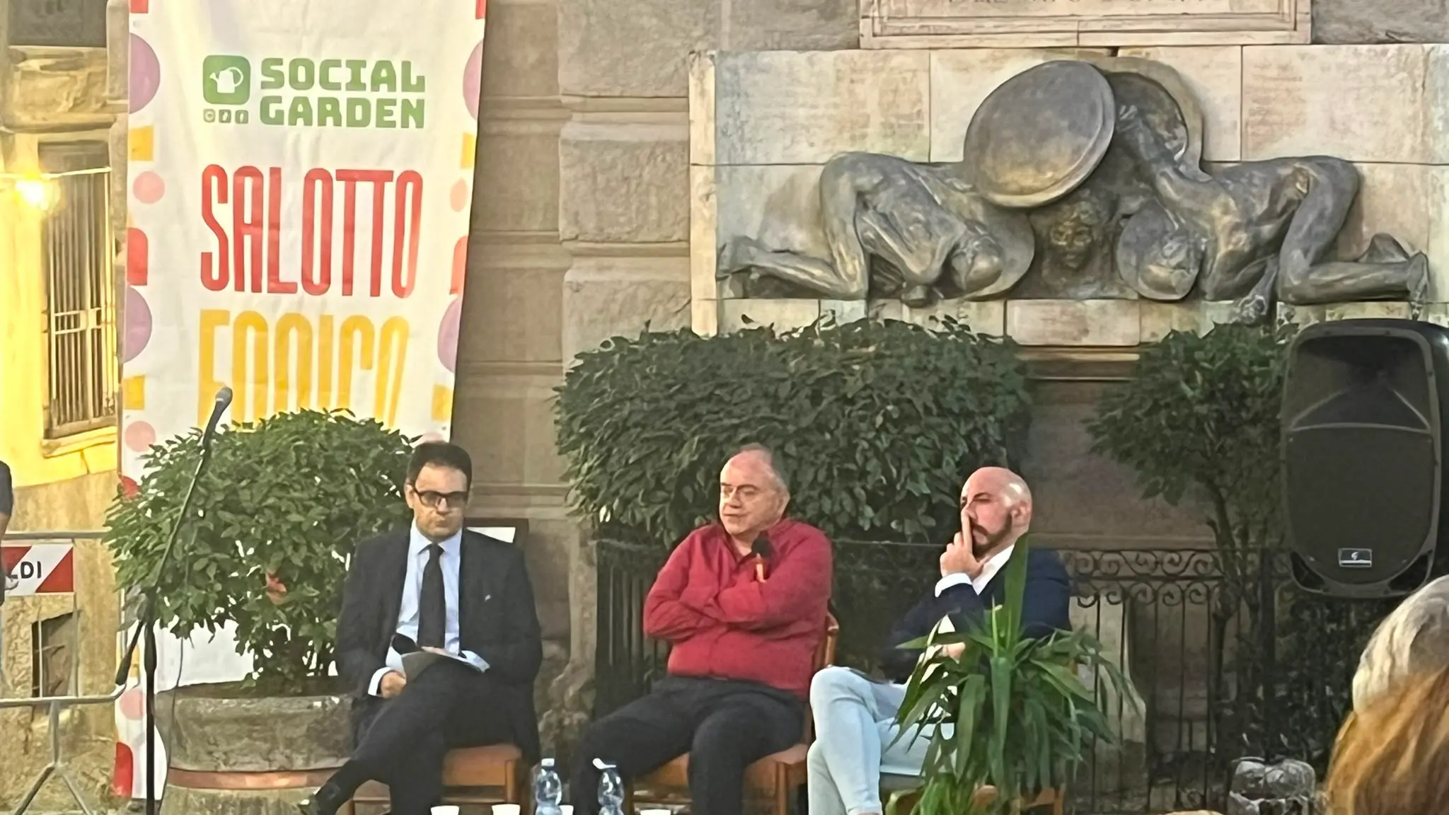 Gratteri a Grimaldi ai giovani: «Studiate, indignatevi, riprendetevi la politica»\n