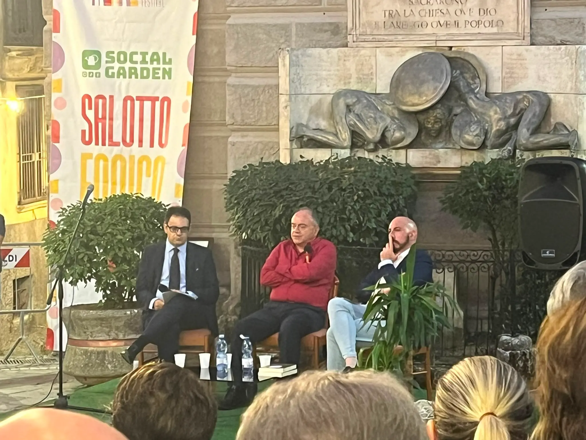 Gratteri a Grimaldi ai giovani: «Studiate, indignatevi, riprendetevi la politica»\n