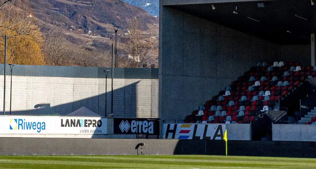 Il Catanzaro cerca punti contro il Sudtirol, squadre in campo: tutti gli aggiornamenti –\u00A0LIVE\n
