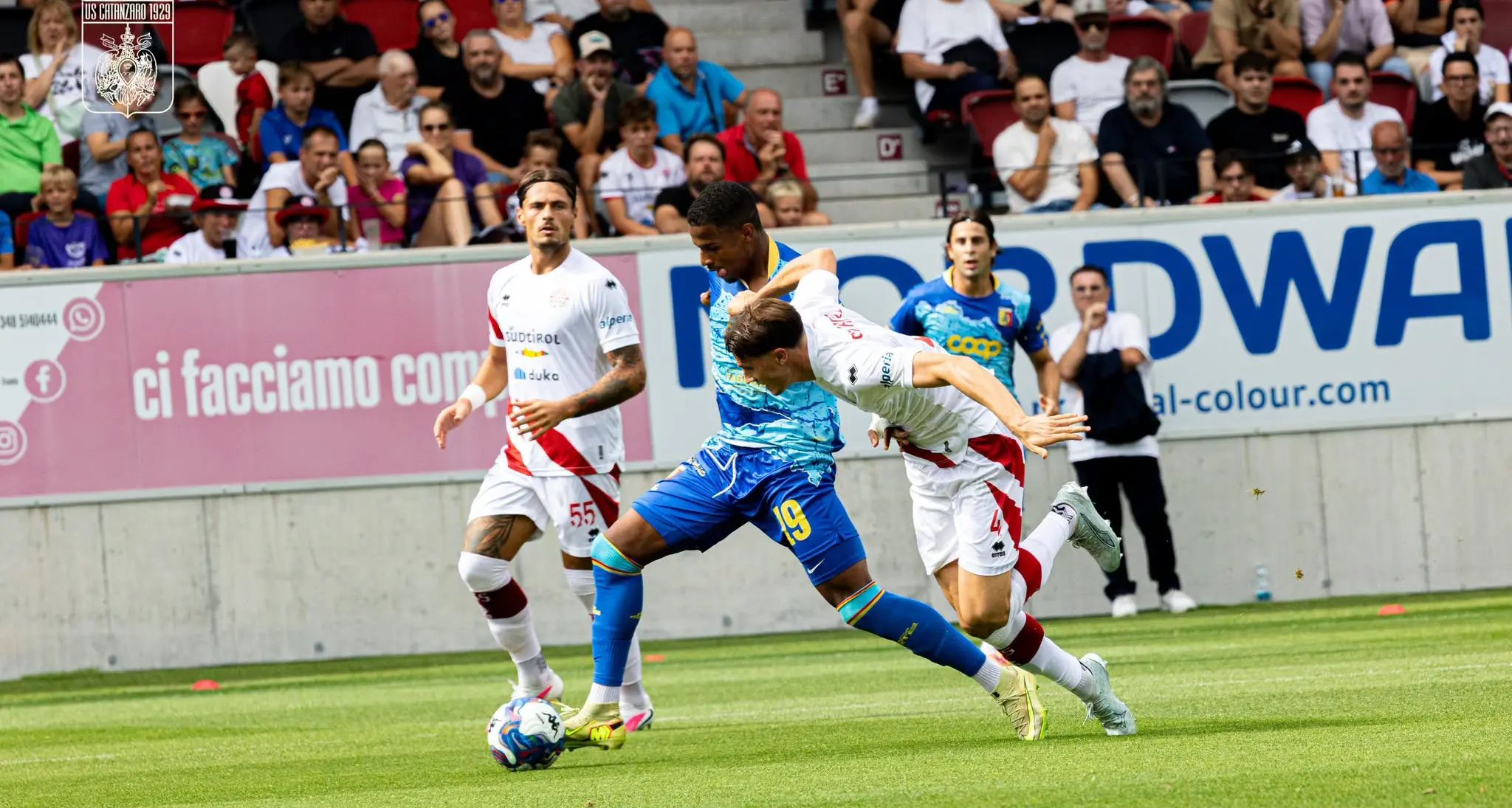 Il Catanzaro cerca punti contro il Sudtirol, un primo tempo con poche emozioni termina 0-0: gli aggiornamenti –\u00A0LIVE\n