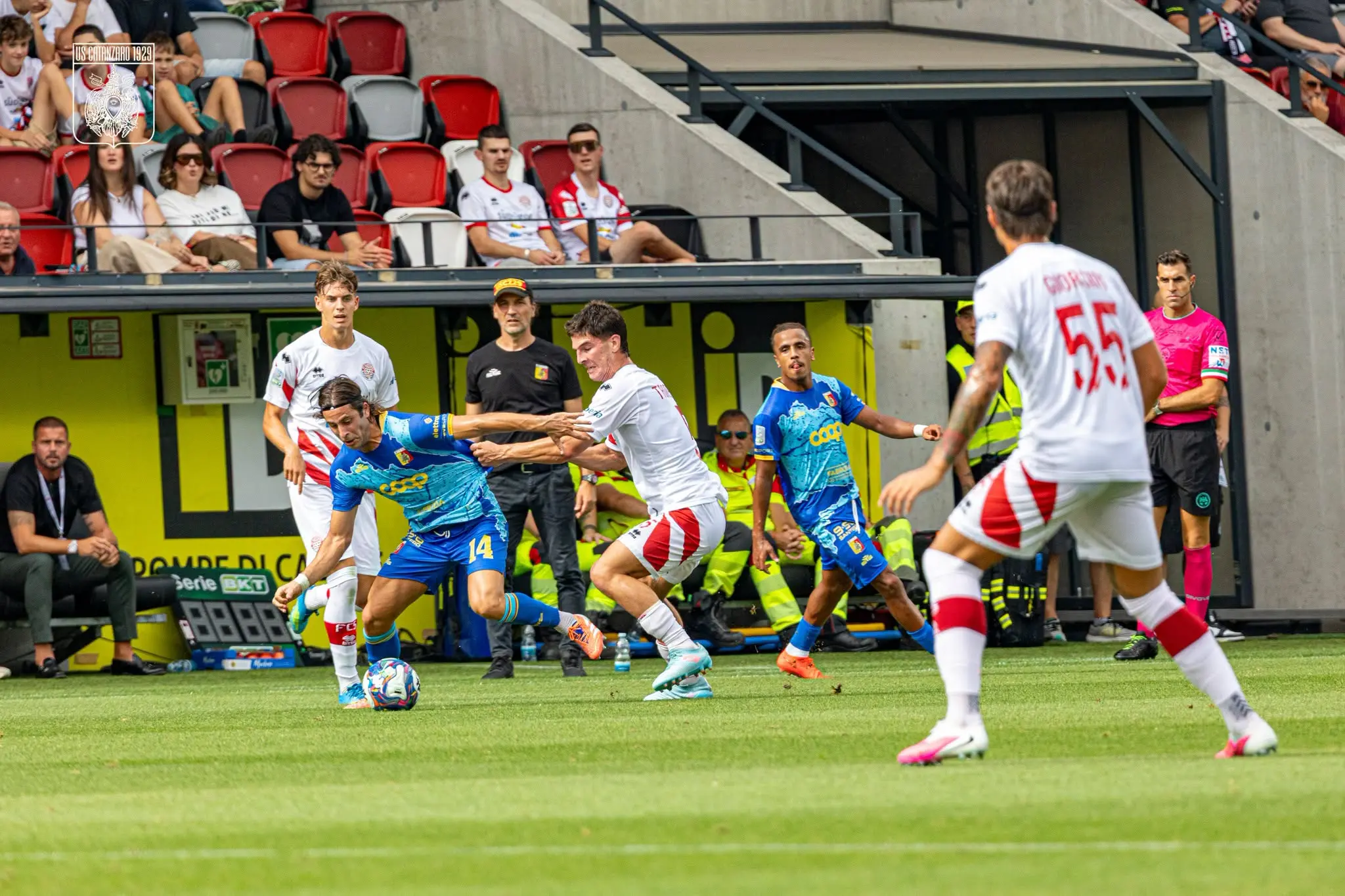 Il Catanzaro crolla a Bolzano, due schiaffi del Sudtirol a fine secondo\u00A0tempo. Terza sconfitta nelle prime tre\u00A0giornate: finale 2-0\n