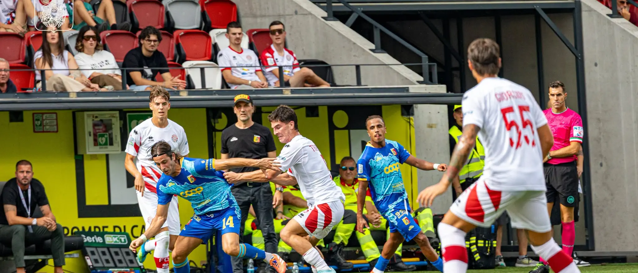 Il Catanzaro crolla a Bolzano, due schiaffi del Sudtirol a fine secondo\u00A0tempo. Terza sconfitta nelle prime tre\u00A0giornate: finale 2-0\n