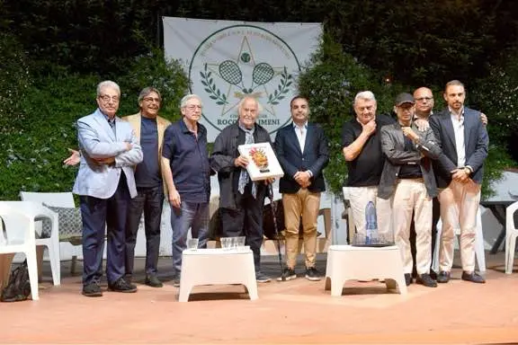 Reggio\u00A0ricorda Tonio Licordari a dieci anni dalla scomparsa: una serata di memoria e giornalismo nel segno dell’eredità lasciata alla città\n