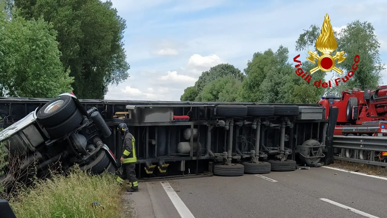 Muore camionista 31enne residente a Briatico: tragedia in Veneto, mistero sulla dinamica dell’incidente\n