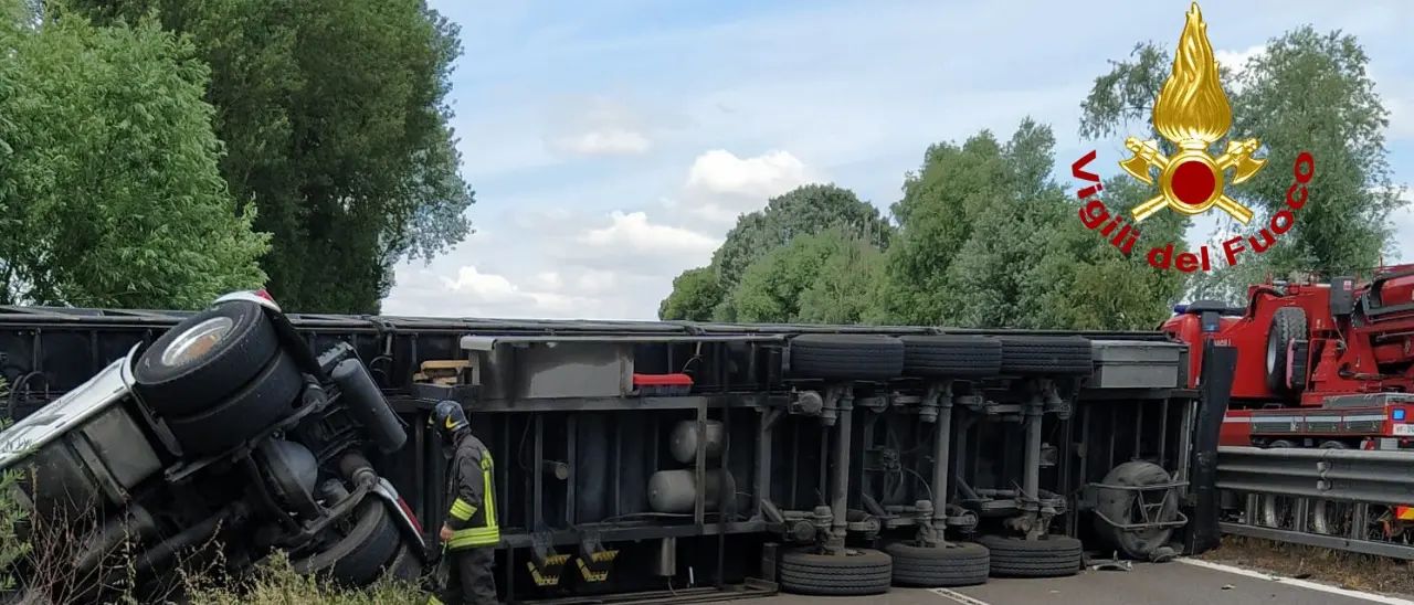 Muore camionista 31enne residente a Briatico: tragedia in Veneto, mistero sulla dinamica dell’incidente\n