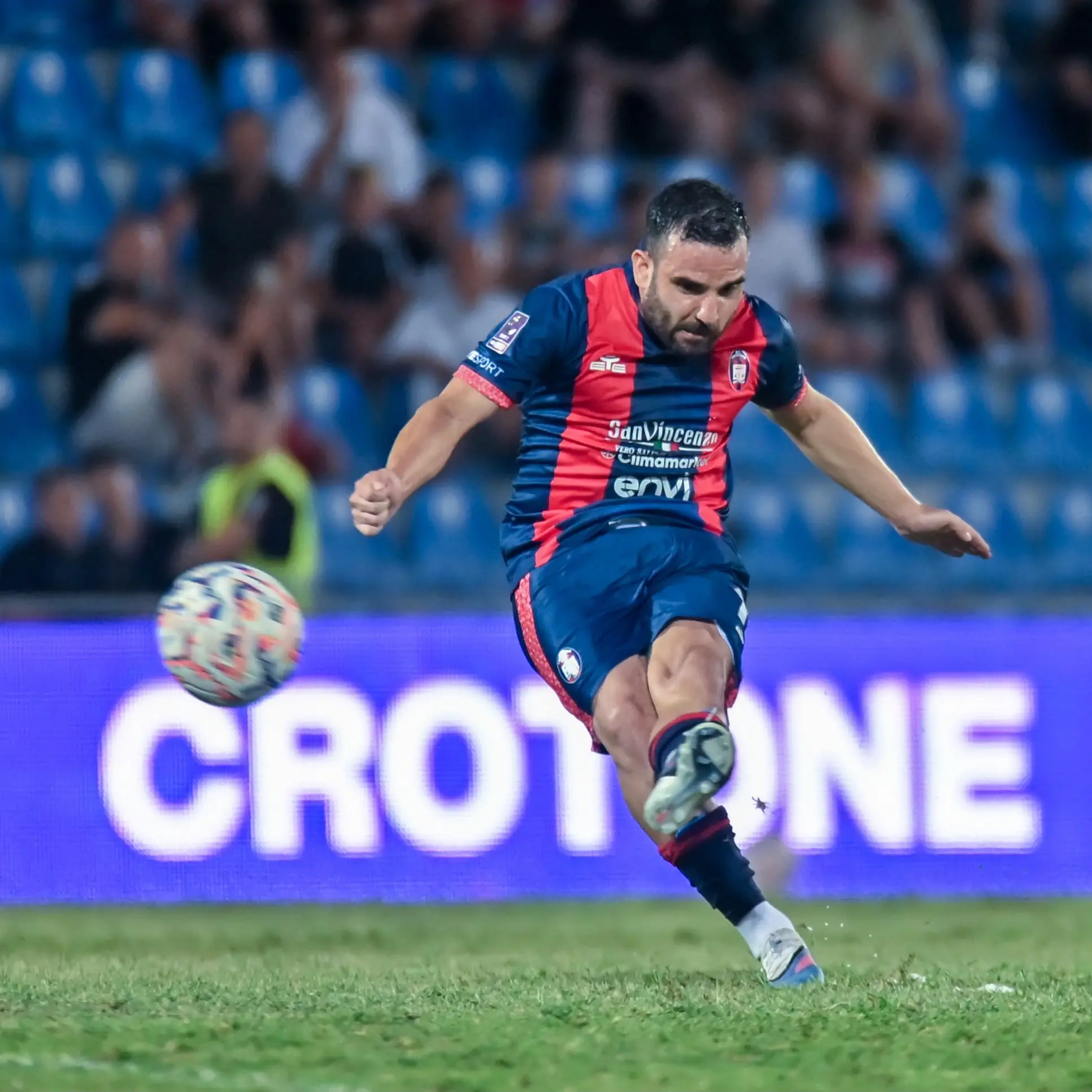 Fc\u00A0Crotone, cuore e rimonta: il Barletta scappa, Brignola firma il 2-2\n