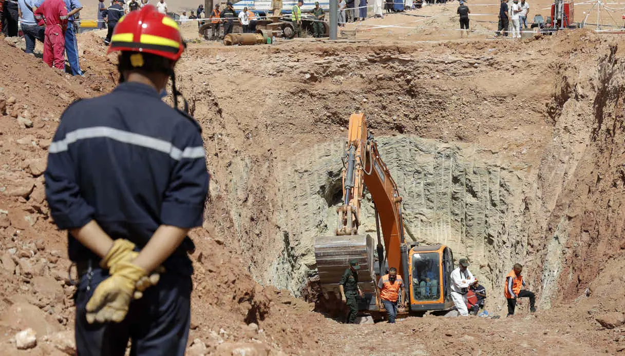 Algeria, recuperato senza vita il corpo di Ayoub: morto a 10 anni dopo quattro giorni nel pozzo