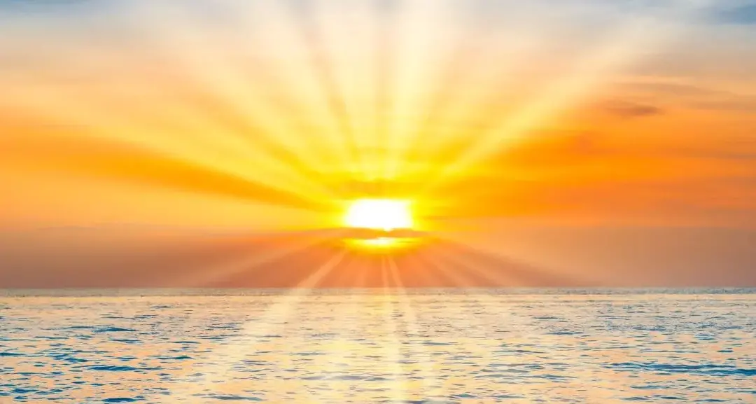 Ancora caldo estivo, ma a metà settimana arriva un affondo Atlantico che cambia tutto