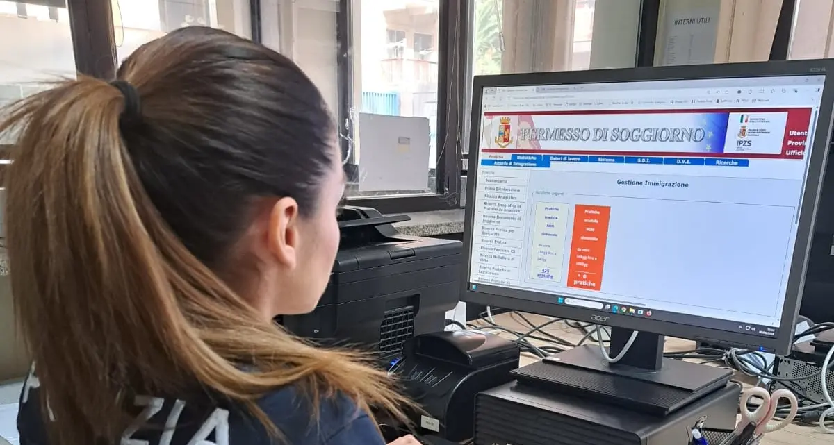 Reggio, la polizia esegue\u00A014 rimpatri con accompagnamento alla frontiera effettuati negli ultimi mesi\n