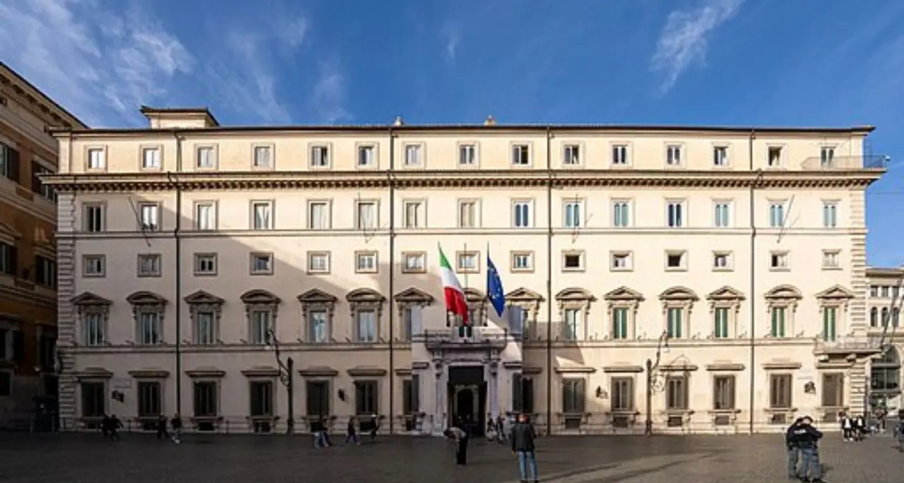 Manovra 2027, corsa al taglio delle tasse: Irpef al 33%, tredicesime e aiuti alle famiglie\n
