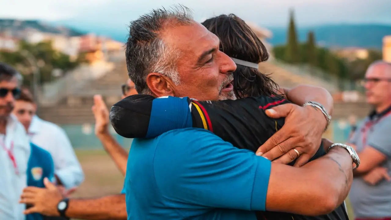 Sambiase, esordio col sorriso in campionato. L'orgoglio di mister Lio: «Vittoria strameritata. Questo gruppo ha un carattere enorme»\n