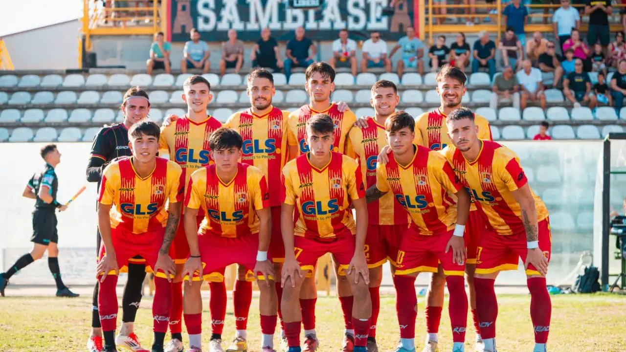 Serie D, esordio col botto per il Sambiase: nel finale Grisley stende il Gela. Finisce 2-1\n