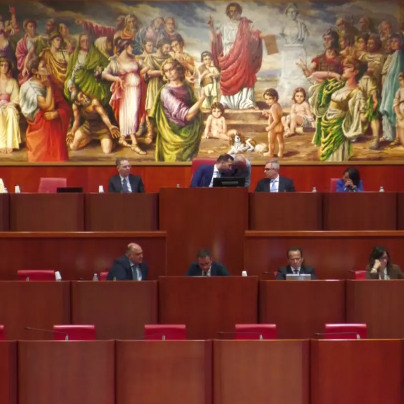 L’ombra di Vannacci sulle suppletive di Reggio allunga le vacanze del Consiglio regionale: si torna in Aula a fine settembre\n