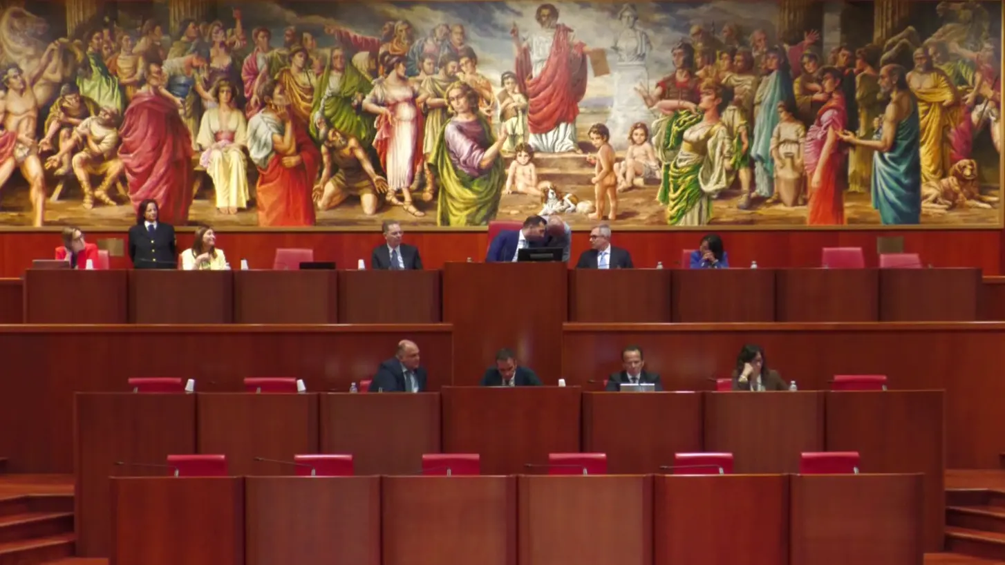 L’ombra di Vannacci sulle suppletive di Reggio allunga le vacanze del Consiglio regionale: si torna in Aula a fine settembre\n