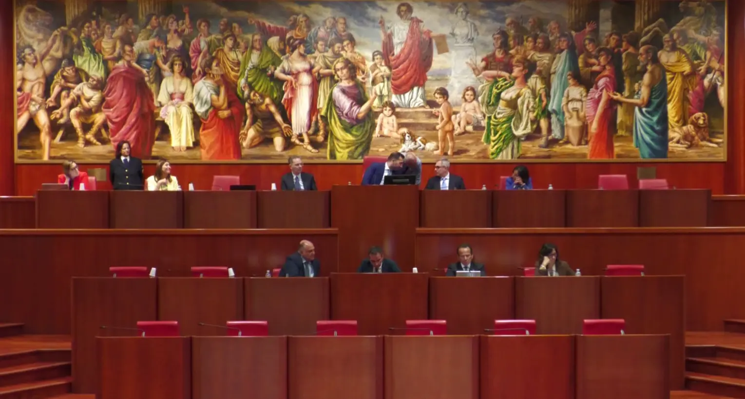 <p>L’ombra di Vannacci sulle suppletive di Reggio allunga le vacanze del Consiglio regionale</p>