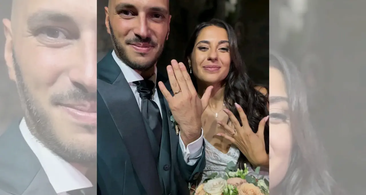 <p>Fabio Signoretta, il sindaco più giovane (ex) d’Italia sposa il suo assessore: a Jonadi il giorno del fatidico Sì</p>