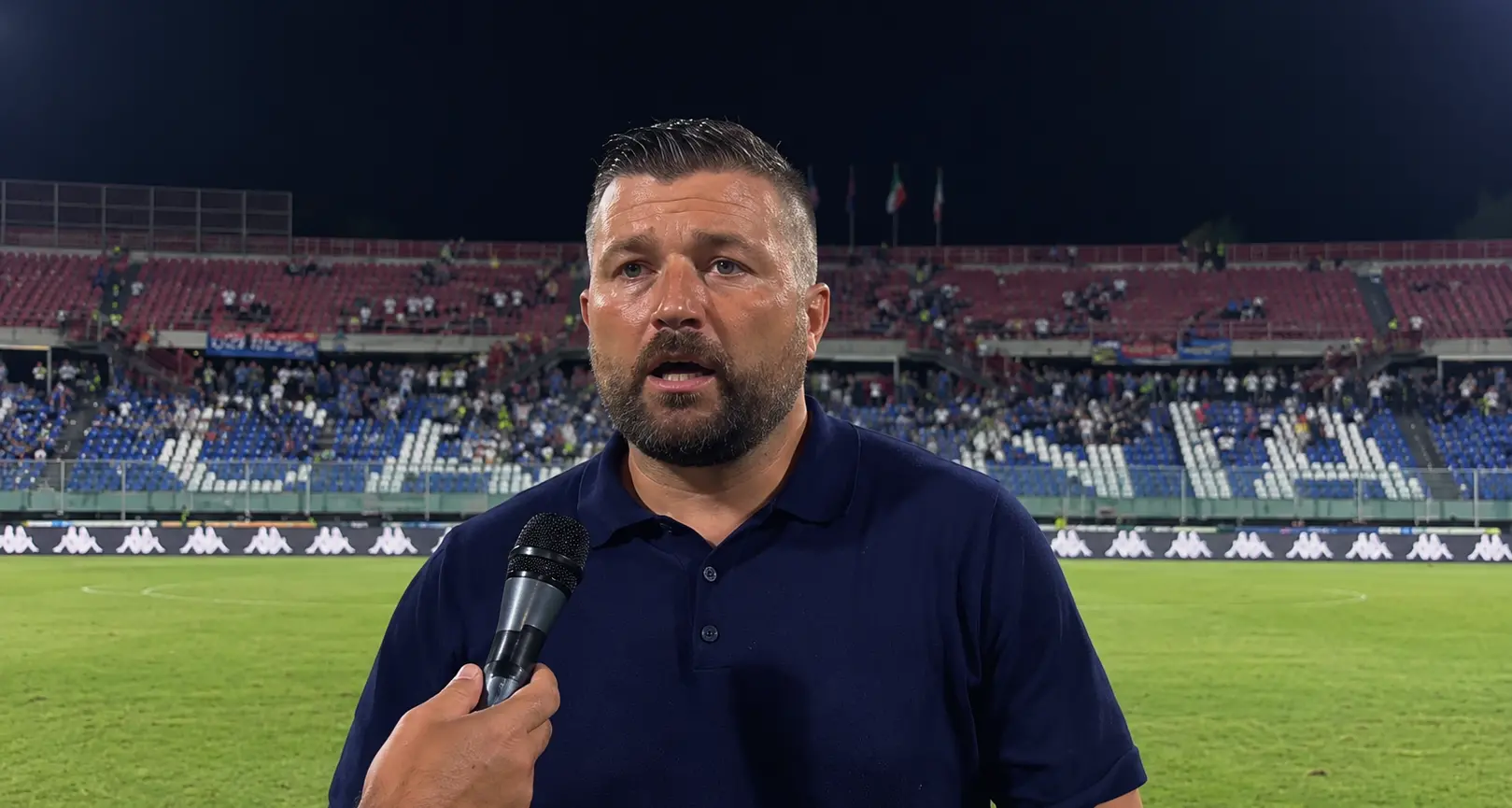 Cosenza travolto, Coppitelli durissimo: «Il punteggio dice esattamente chi siamo oggi»\n\n\n