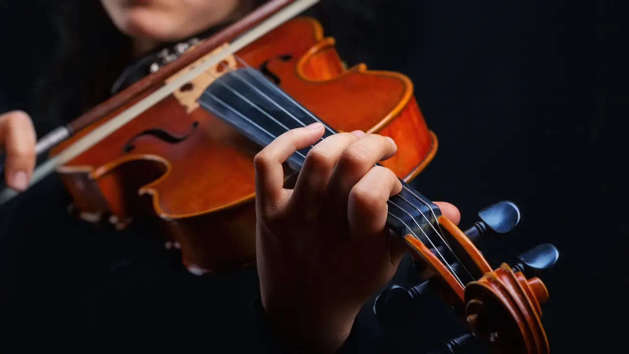 Il violino conquista Tropea: due serate a Santa Chiara tra Brahms, Franck, Chopin e il grande virtuosismo romantico\n