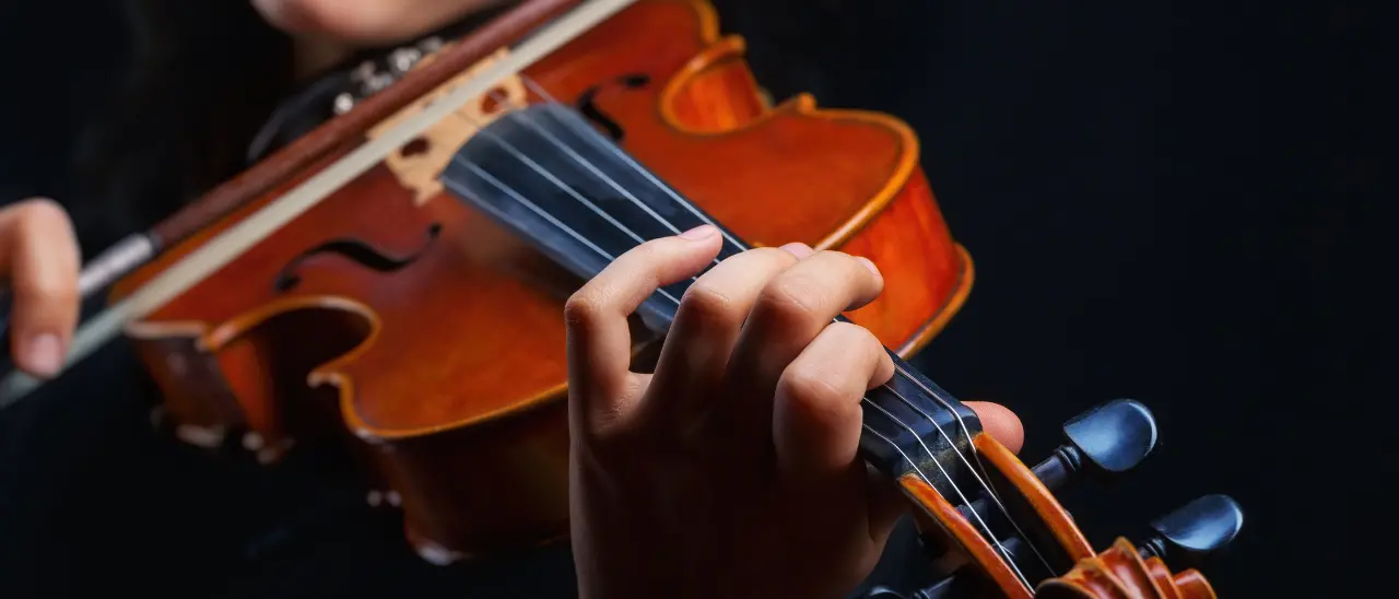Il violino conquista Tropea: due serate a Santa Chiara tra Brahms, Franck, Chopin e il grande virtuosismo romantico\n
