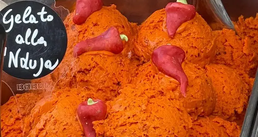 Rossa, piccante e… fredda: Gambero Rosso accende i riflettori sul gelato alla ‘nduja di Spilinga\n
