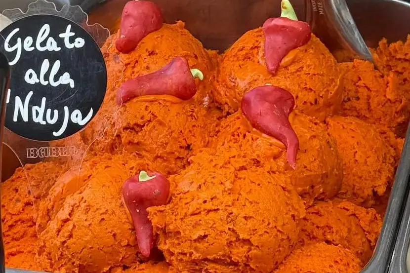 Rossa, piccante e… fredda: Gambero Rosso accende i riflettori sul gelato alla ‘nduja di Spilinga\n