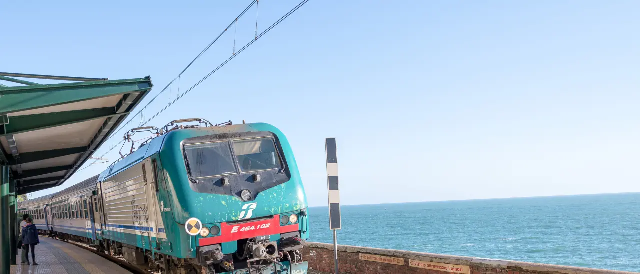 Sciopero dei treni, cancellazioni e disagi anche in Calabria: ecco le tratte interessate\n