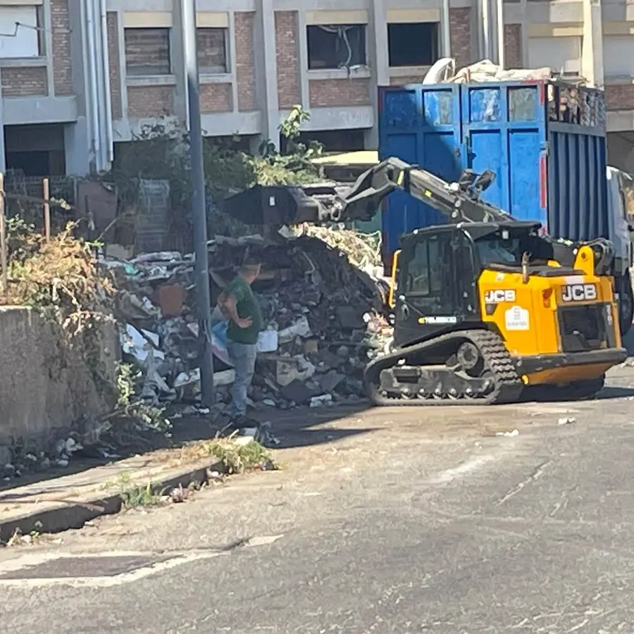 Al via la pulizia straordinaria ad Arghillà nord, il coordinamento di quartiere: «Cassonetti e\u00A0videosorveglianza per non vanificare l’intervento»