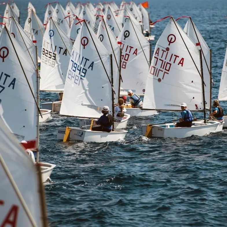Reggio Calabria pronta per l’Optisud Mediterranean Cup: i migliori talenti della vela sfidano lo Stretto\n