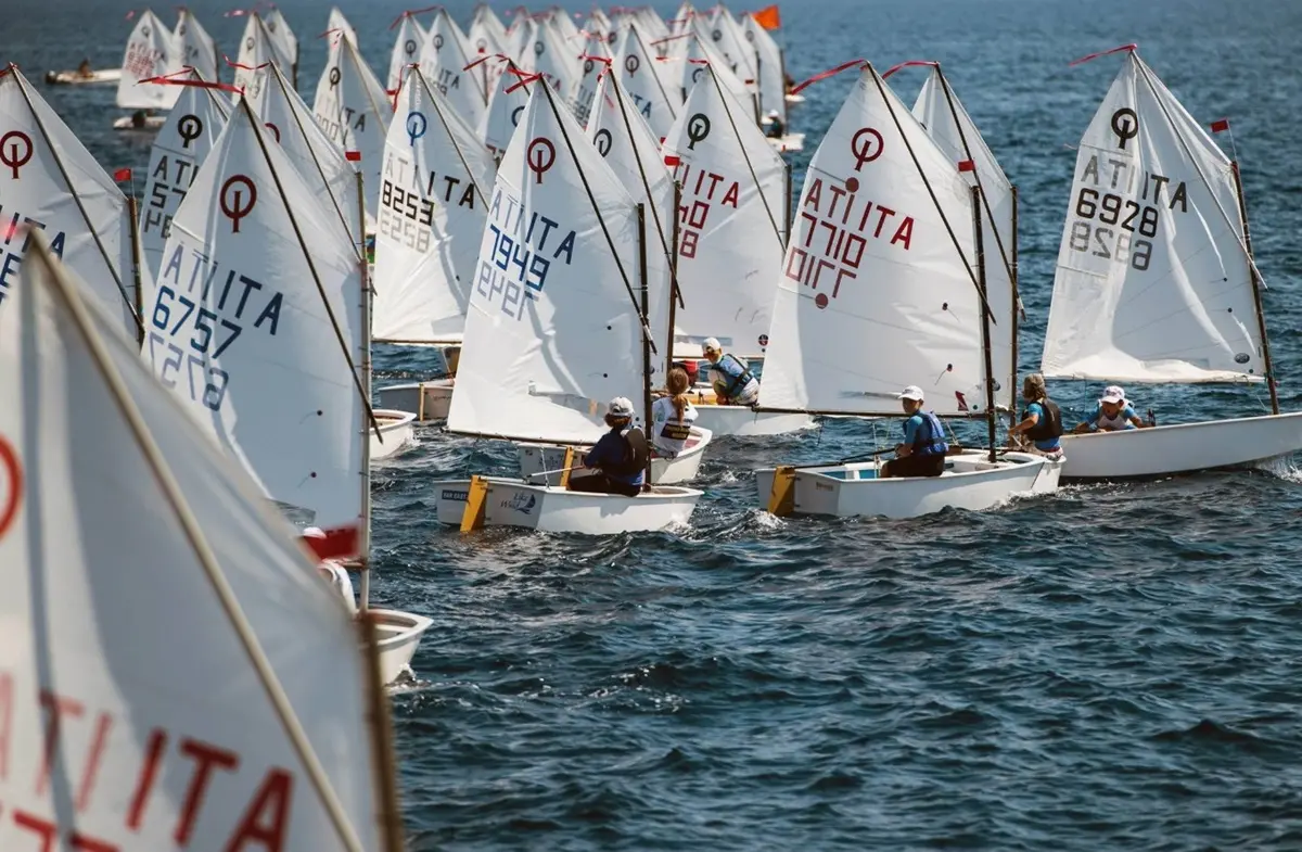 Reggio Calabria pronta per l’Optisud Mediterranean Cup: i migliori talenti della vela sfidano lo Stretto\n