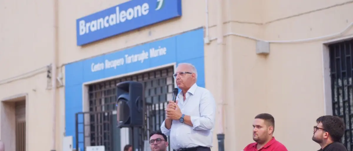 Benedetto a Brancaleone con i Giovani Democratici: «Costruiamo un ponte di ritorno per chi è stato costretto a partire»\n