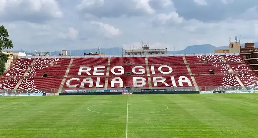 Scuola, a Reggio il nuovo anno s’inaugurerà allo stadio. Il sindaco Cannizzaro: «La città guarda al futuro»\n