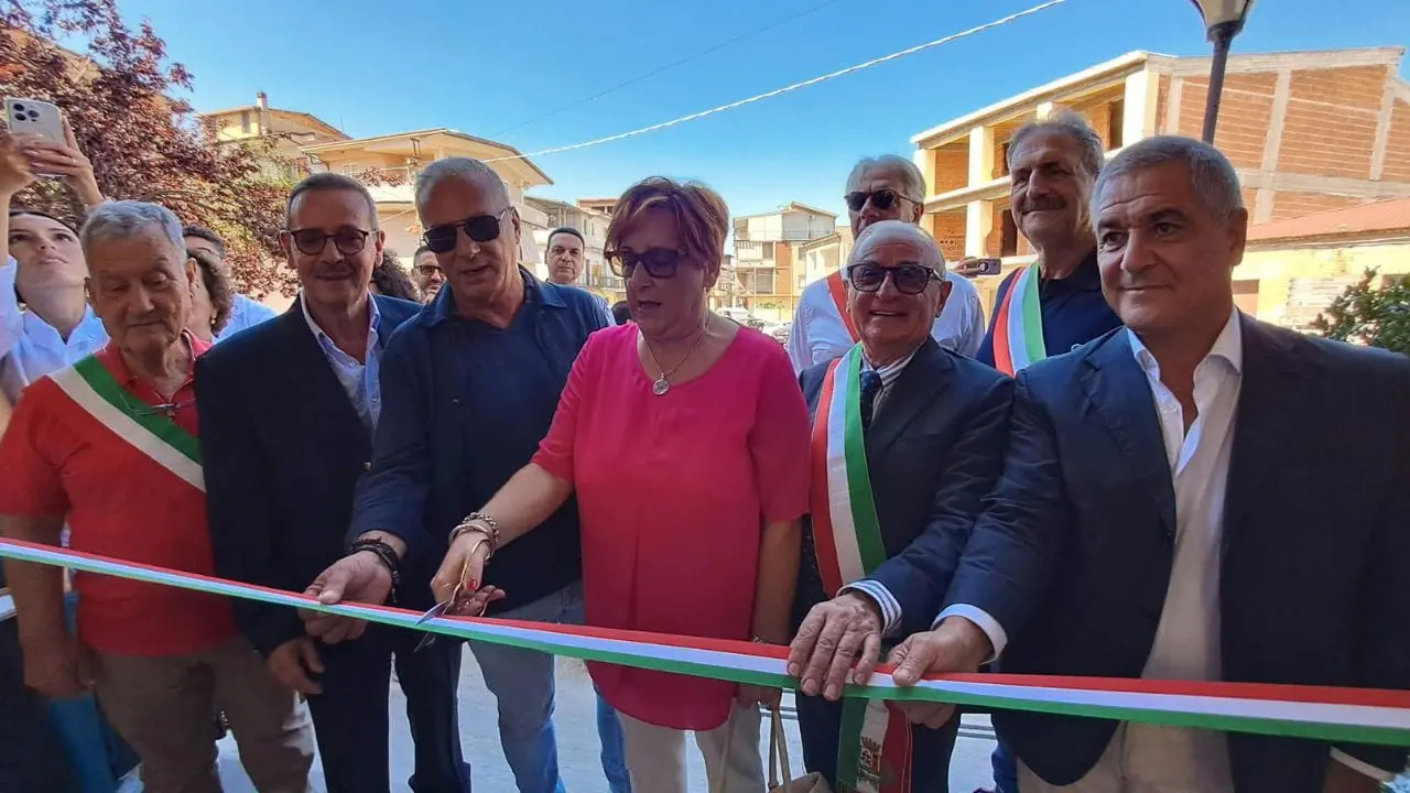 Rosarno rafforza la sanità di prossimità: inaugurata la nuova Casa di Comunità: «Vi operano professionisti che hanno un grande valore»\n\n\n\n\n