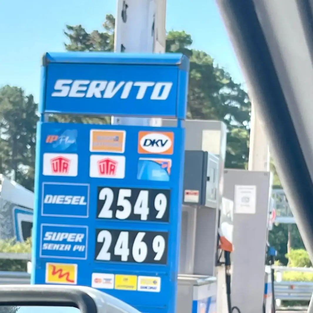 <p>“Benzina del sindaco” contro il caro carburanti, Polia ci crede: «L'iter per il distributore comunale è partito»</p>