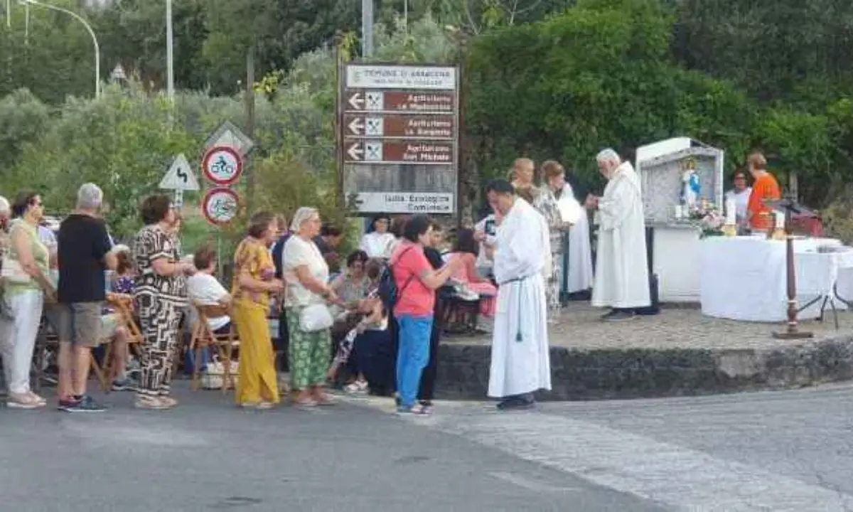Saracena, la devozione mariana di settembre unisce il borgo e le contrade\n