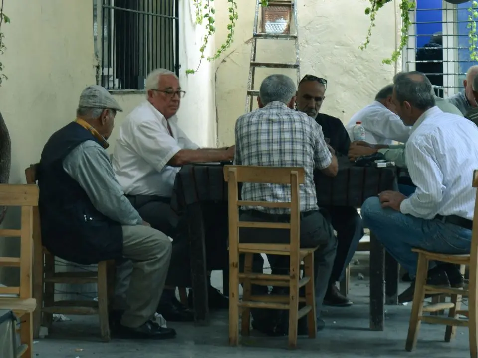 Pensioni a 64 anni, ma con un assegno più basso: ecco la proposta che divide il Governo sulla Manovra 2027