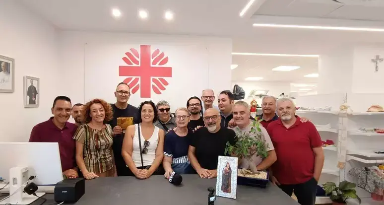 Crotone, dai giornalisti 4mila euro alla Caritas:\u00A0il ricavato donato all’emporio solidale\n