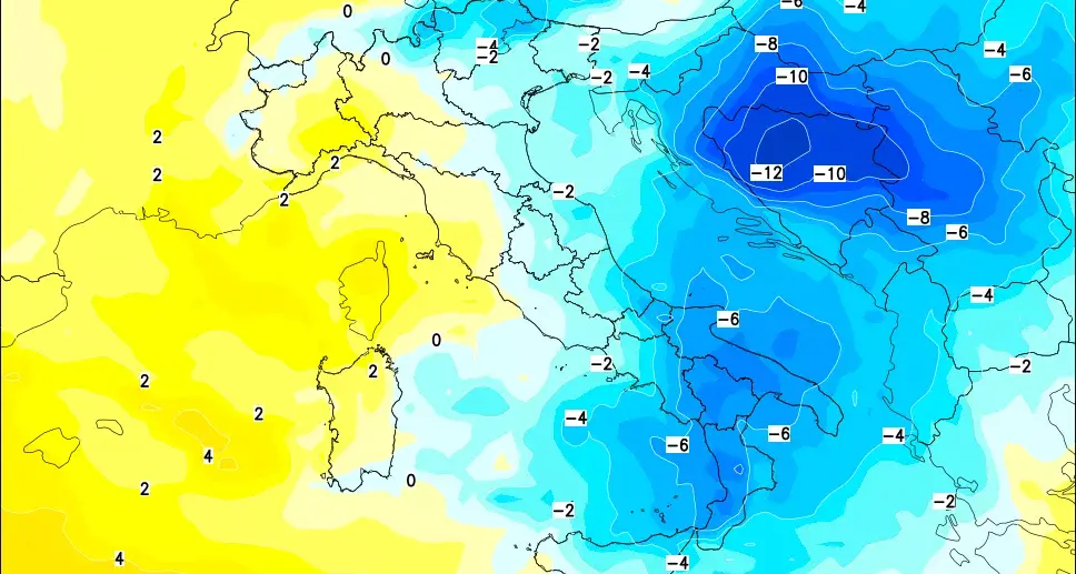 Ancora caldo in Calabria e picchi di 37 gradi, ma sta per finire: nel weekend temperature in calo fino a 8 gradi\n